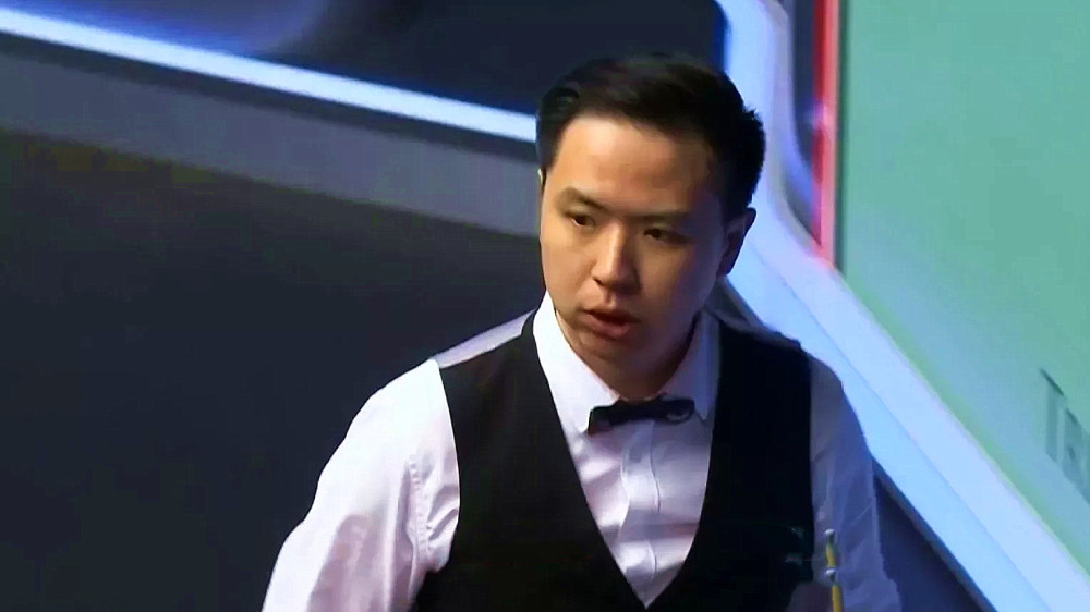 同时保持自 同时保持自